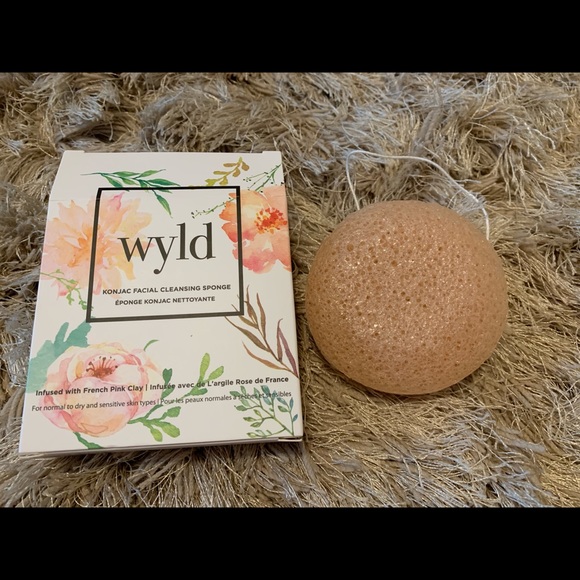 WYLD CHARCOAL KONJAC SPONGE - Picture 1 of 5